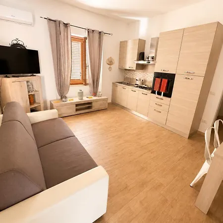 Апартаменти Elicriso 29 Private Courtyard Near Costa Smeralda
